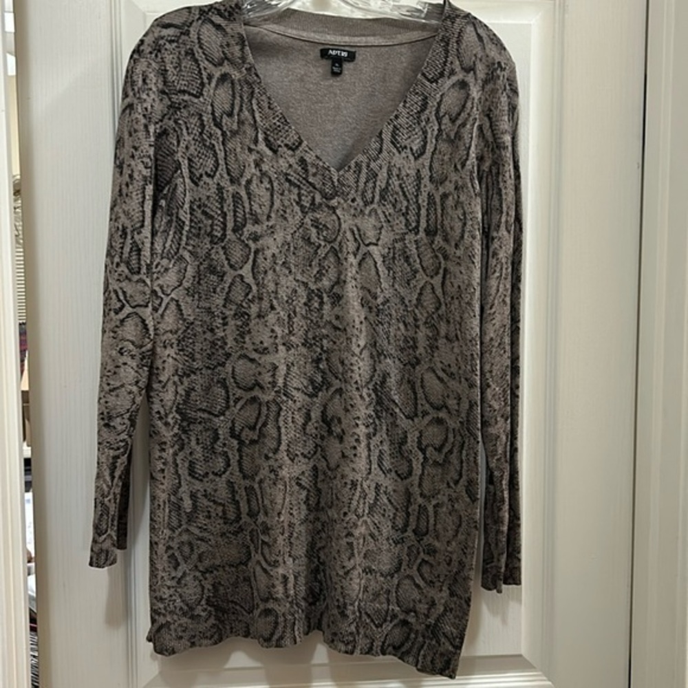 Apt 9 Snake print lightweight sweater